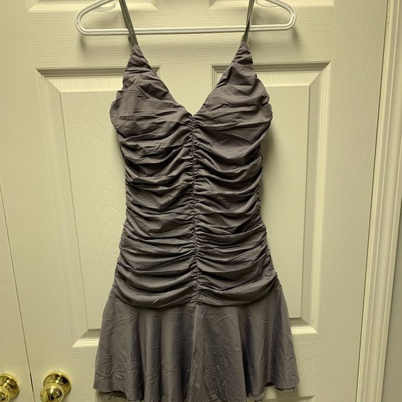 Dress That Compliments each Curve!! - Picture 4 of 5